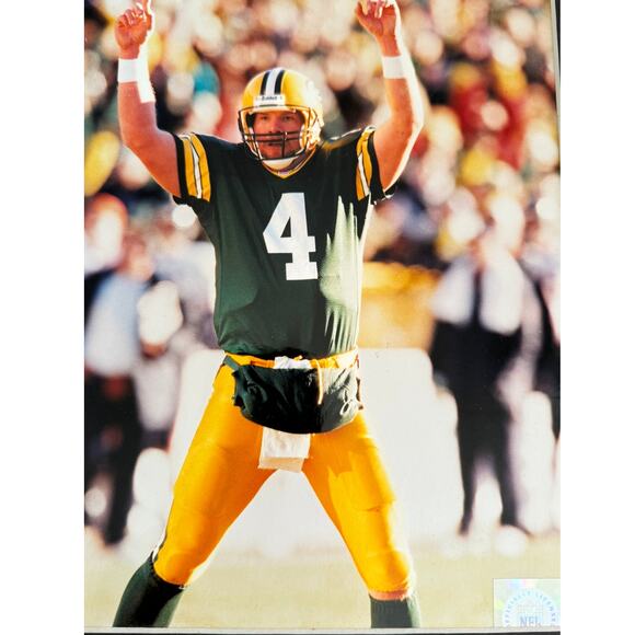🏈 Brett Favre Collector’s Set – Matted 12x16 Prints (Unframed) 🟢💛 - Picture 2 of 2